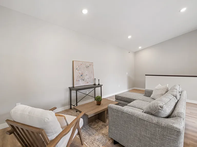 Independence Townhomes — Photo 6