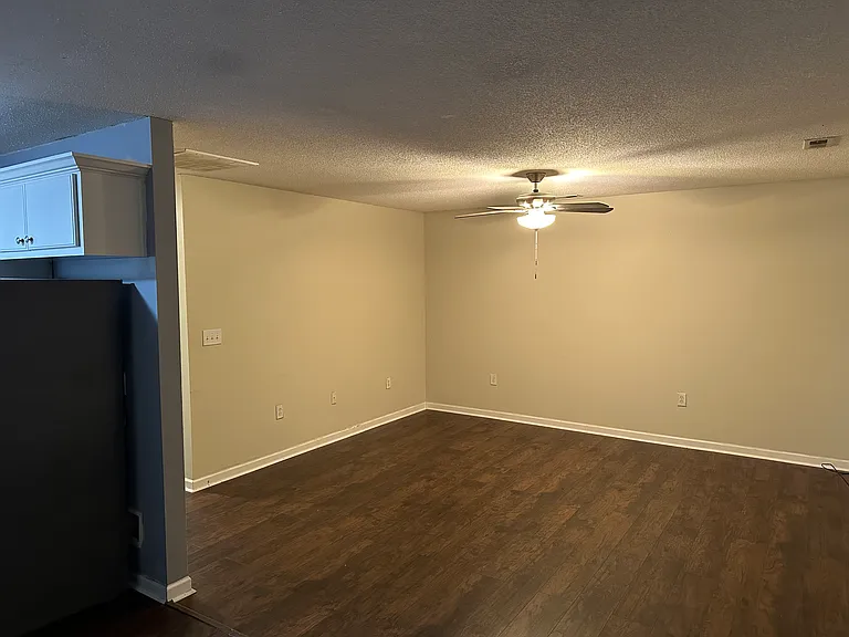 145 Evvalane Dr #A — Photo 5