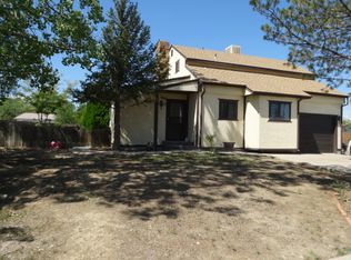 11 Heatherwood Ln, Pueblo, CO 81008