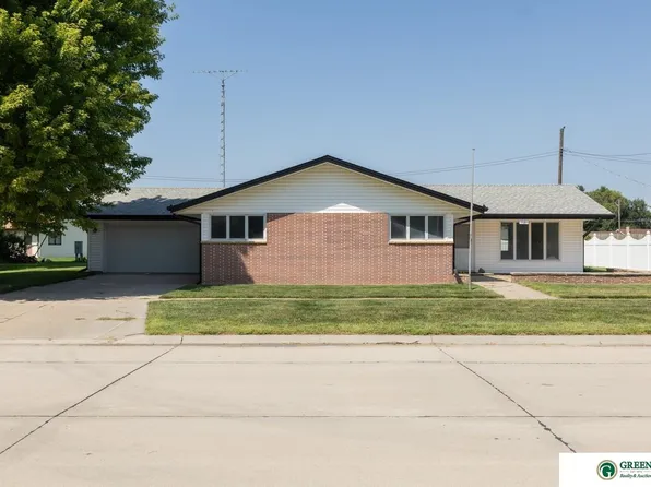 1121 Front St, Henderson, NE 68371