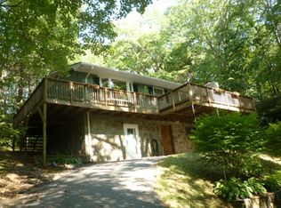 700 Michelle Ln, Crossnore, NC 28616