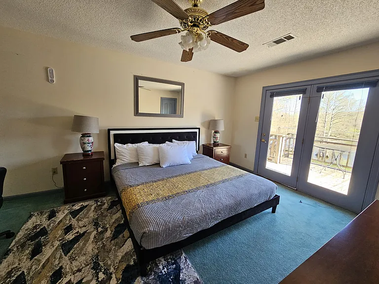 8220 Hunters Creek Dr — Photo 14