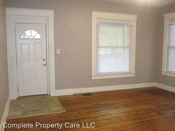 4th image of 619 W Howard St APT 1