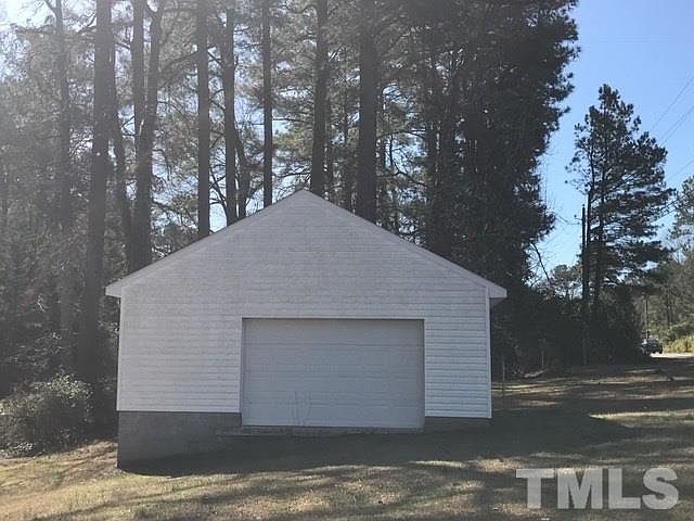 2nd image of 925 Powell Dr