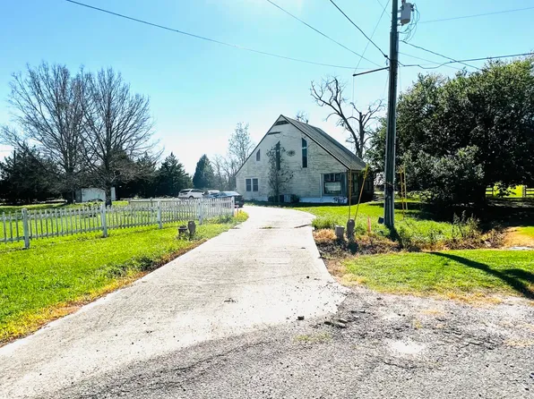 1031 Guy Dr, Saint Martinville, LA 70582