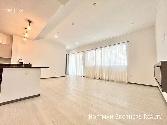 4th image of 1065 S Wooster St #102