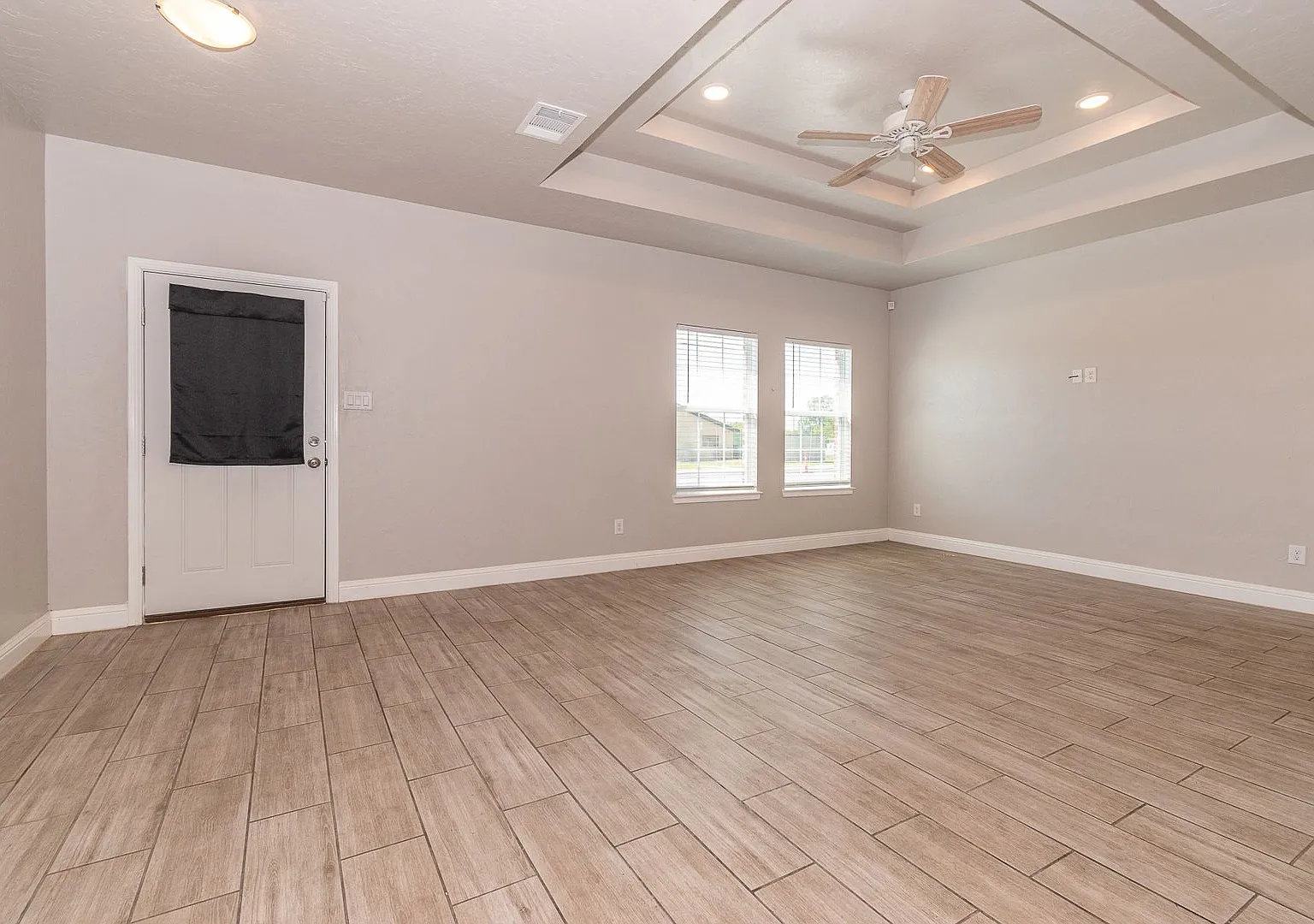 2505 Carver — Photo 2