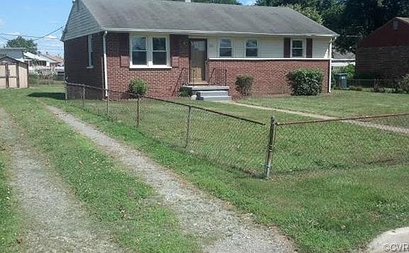 3rd image of 2215 Beau Ln