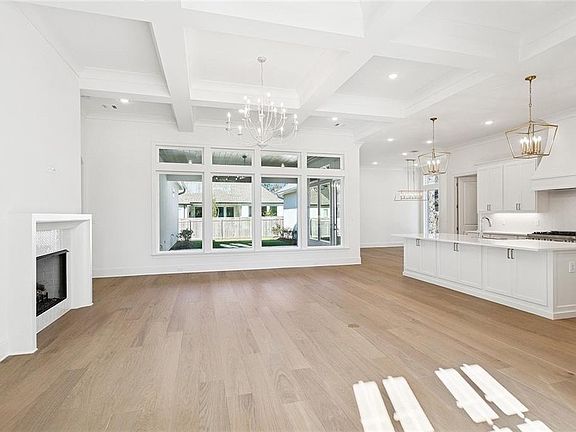 5th image of 4245 Cypress Point Dr