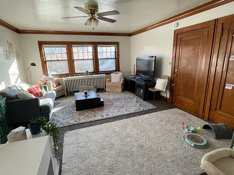 1411 E 3rd St #2 — Photo 6