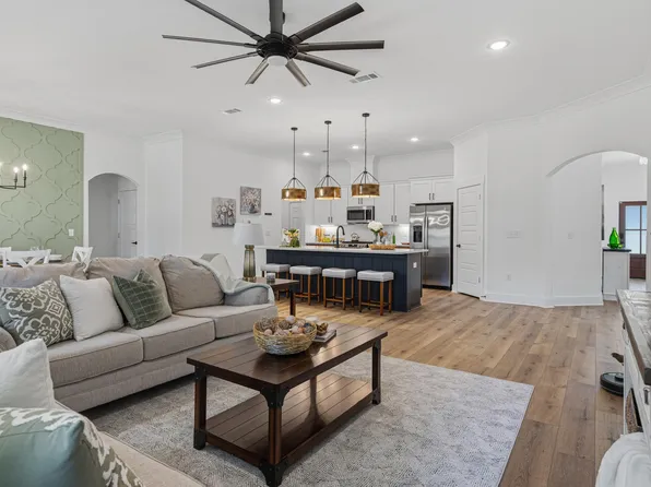 35 Highland Dr NW, Fort Walton Beach, FL 32548