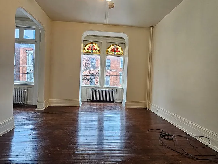 152 E Philadelphia St — Photo 3