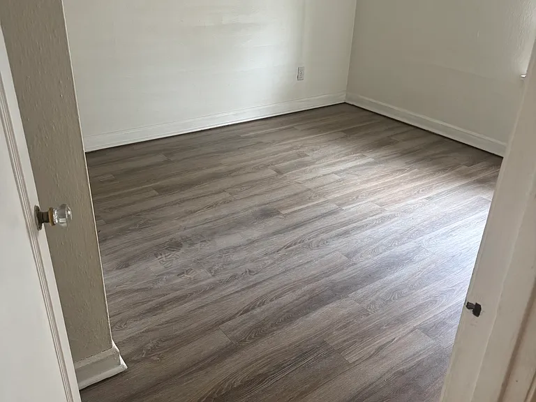 305 E 3rd Ave #3 — Photo 8