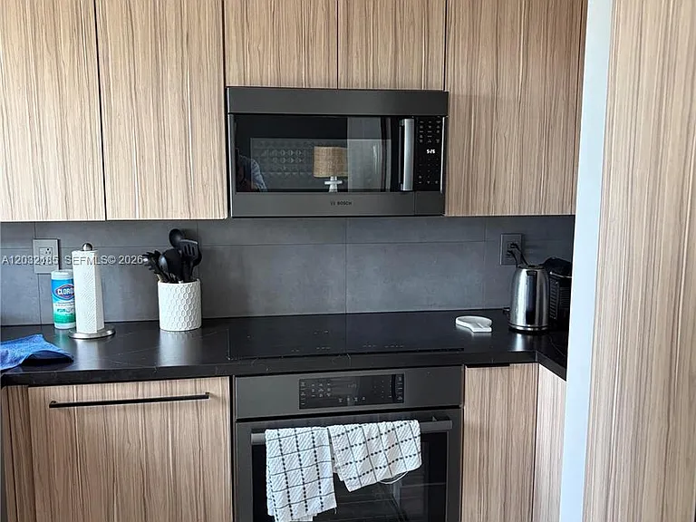 5900 Collins Ave #702 — Photo 36