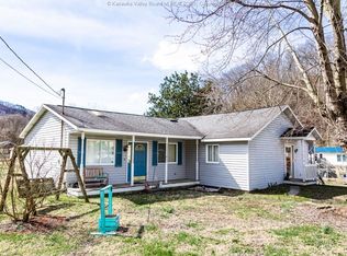 308 Matthew St, Hugheston, WV 25110