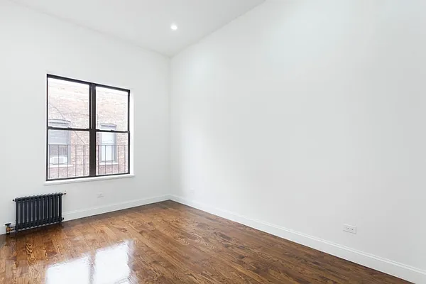 Rented by Mdrn Residential | media 5