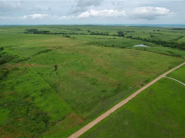 Tallgrass Rd, Manhattan, KS 66502