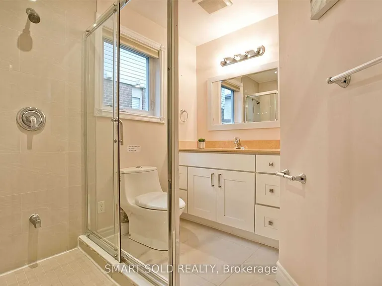 40 Mintwood Dr #UPPER — Photo 7