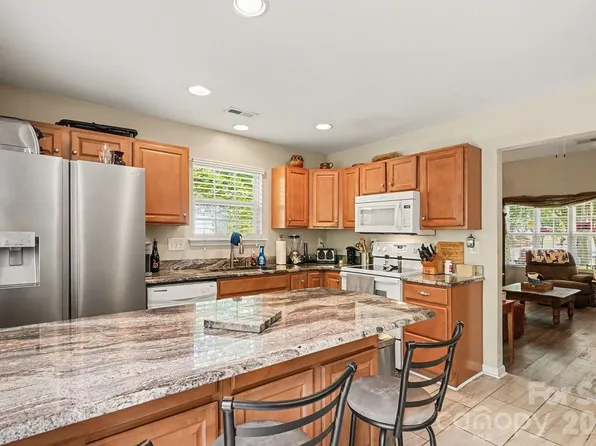 747 Rock Lake Gln, Fort Mill, SC 29715