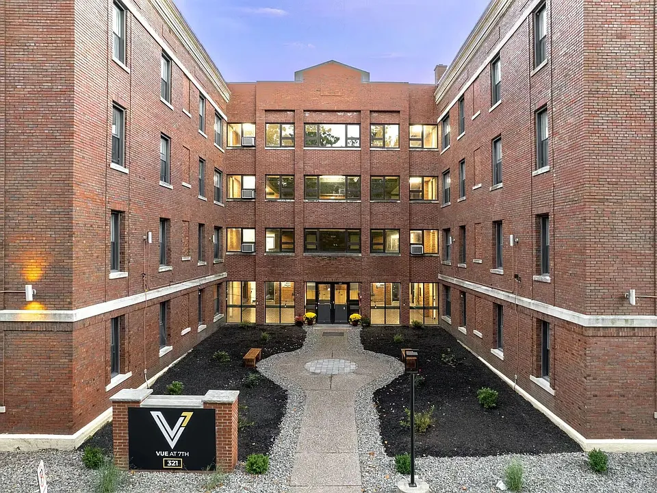 Vue at 7th