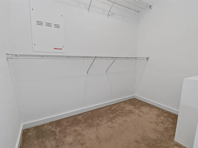6916 Yellowstone Way Dr — Photo 33
