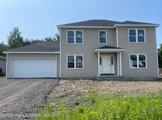 51 Snapdragon Dr, Moosic, PA 18507