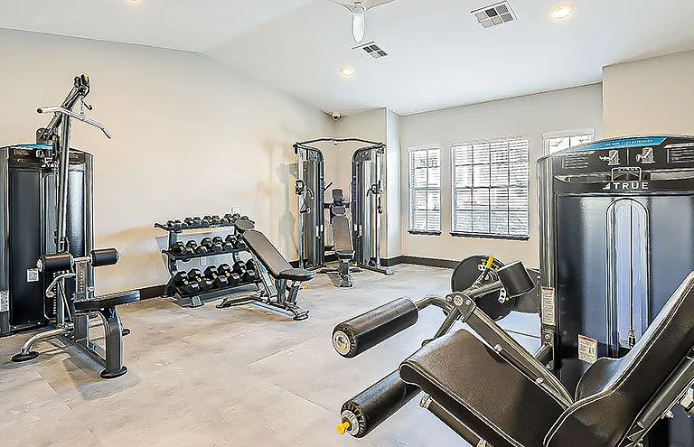 Bella Solara Apartment Homes — Photo 25