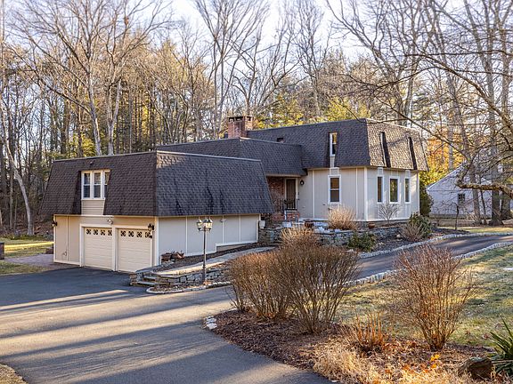 19 Rocklyn Drive