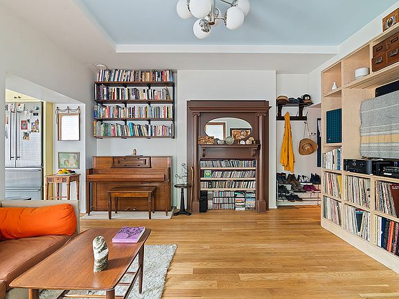 3rd image of 583 Lincoln Pl #1