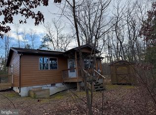 722 Oak Hill Rd, Berkeley Springs, WV 25411