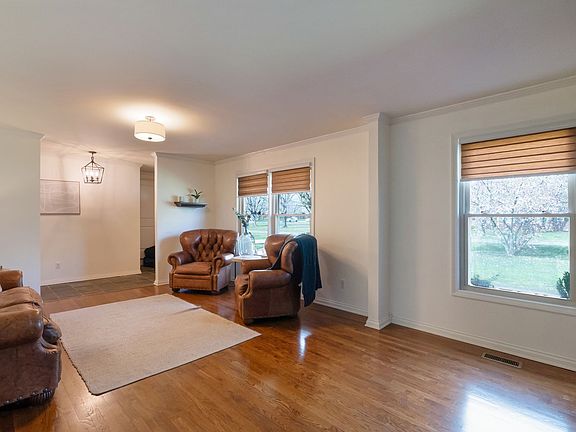 4th image of 115 Ewingville Dr