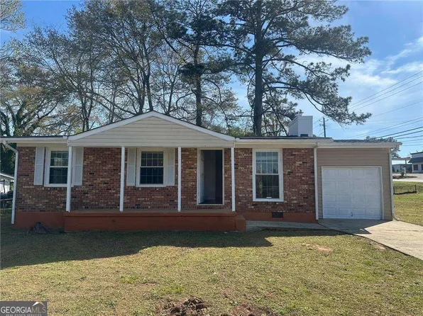 407 Hilltop Dr, Forest Park, GA 30297