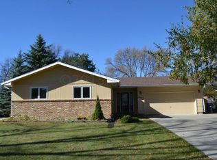 2820 Evergreen Rd N, Fargo, ND 58102