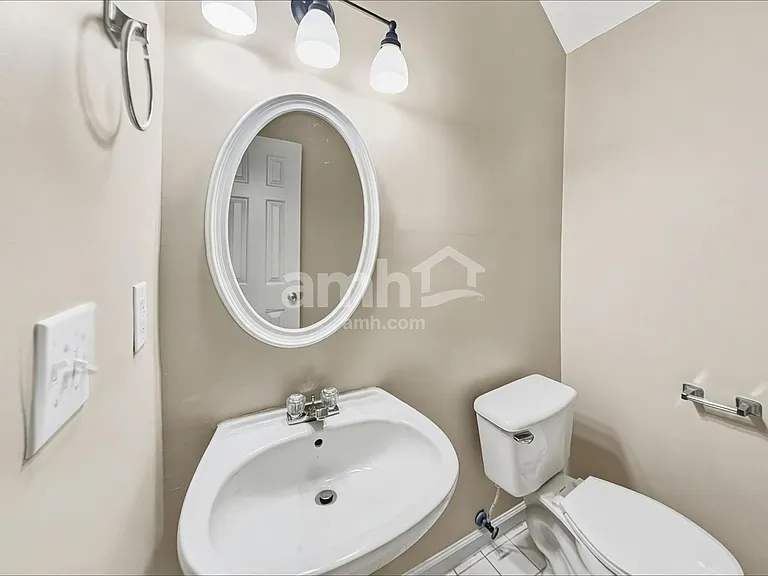 834 Glen Abbey Dr — Photo 8