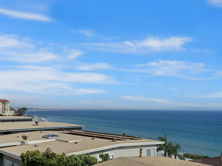 18111 Coastline Dr #2 — Photo 15