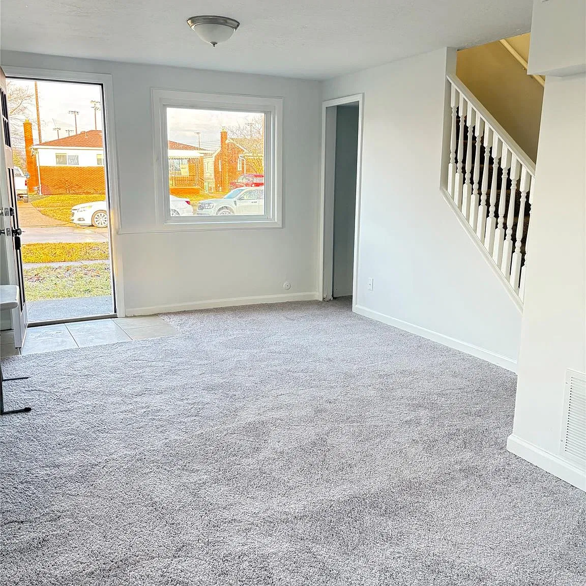 3 bed, 1.0 bath, 1220 sqft, $1,600 — Photo 4