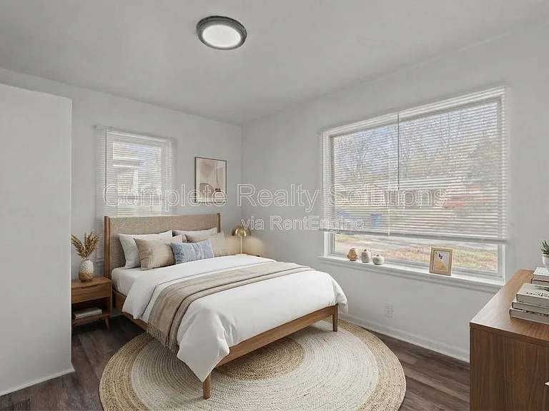 9823 Winkler Dr — Photo 5