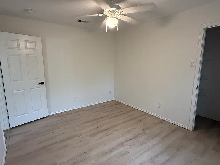 820 Hillside Dr — Photo 11