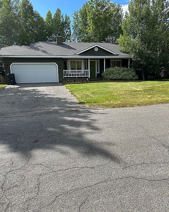 1st image of 751 Wintergreen Dr