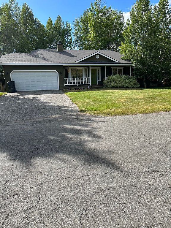 751 Wintergreen Dr - Property Image