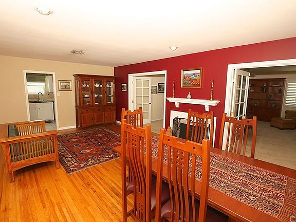 3rd image of 3315 Knoxville Ave