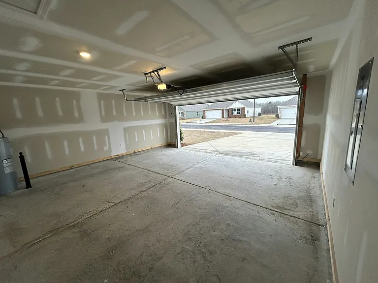 309 Oakmont Cir — Photo 16