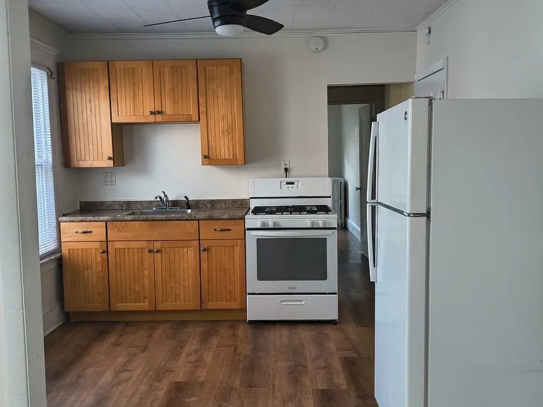 160 Main St — Photo 12