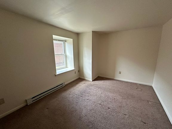 4th image of 31 N Main St APT 1