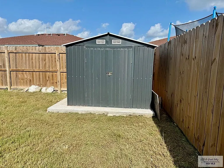 700 Tamarindo Ln — Photo 12