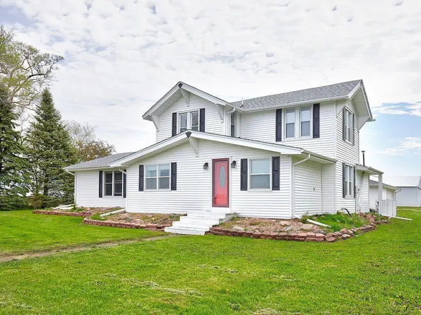8275 NE 56th St, Bondurant, IA 50035