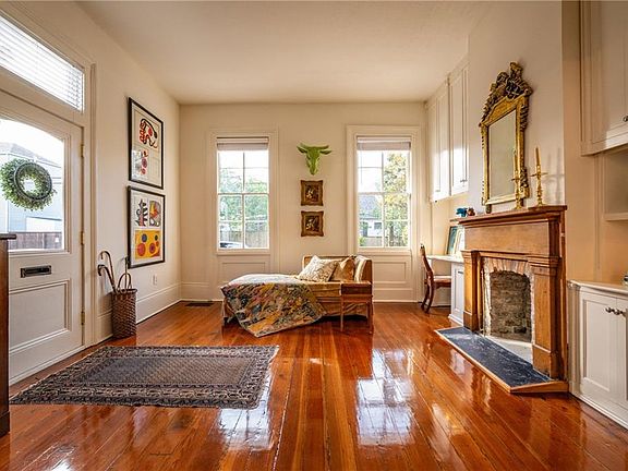 5th image of 3454 Laurel St