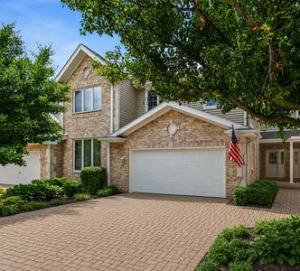 1746 Park Ridge Point, Park Ridge, IL, 60068