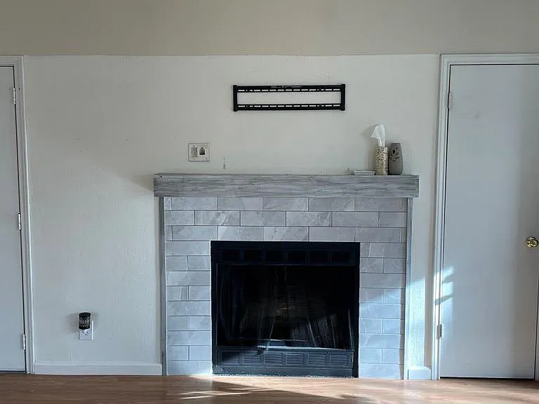 1434 Lindell Ct — Photo 7