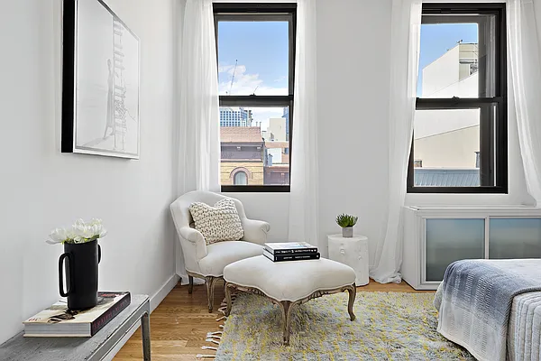 Sold by Compass | media 9